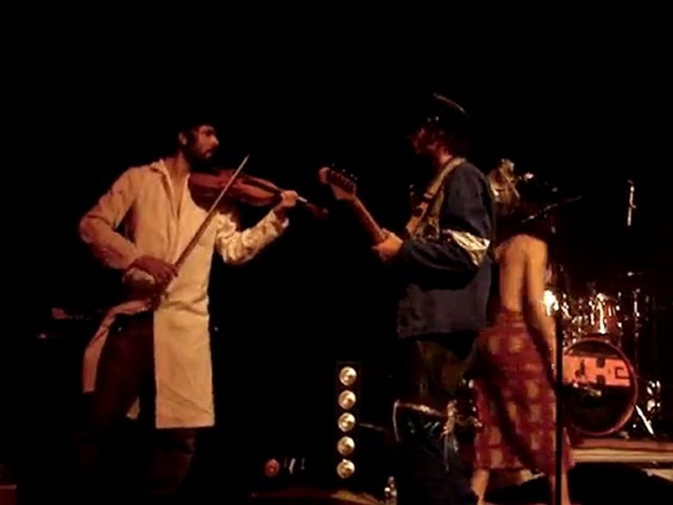 Buster Bazar - 10 ans de Trashi Trasho