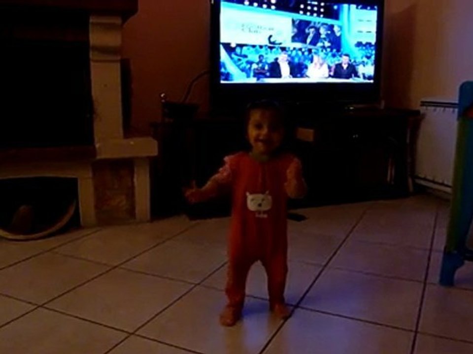 Célyna ses premier pas