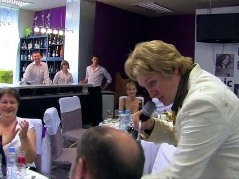 Пародия на певца и зеркало