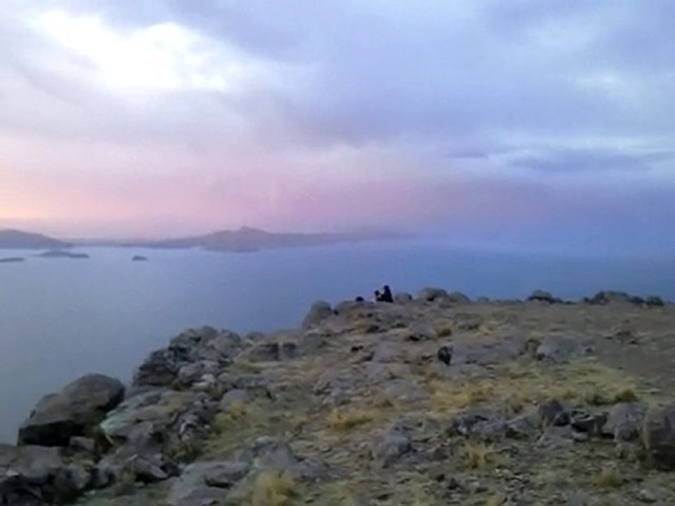 Coucher de soleil sur le lac Titikaka