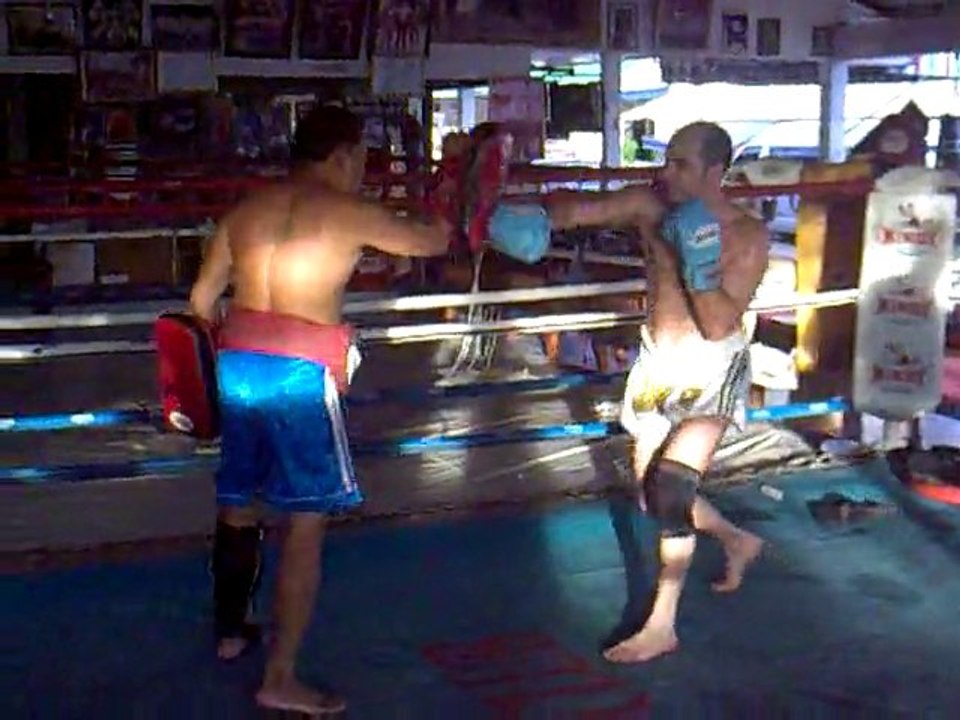Fayad avec Saak le 16/07/2010 au SITYODTONG à Pattaya