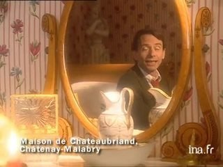 [Christian Lacroix  : Qui est là?]