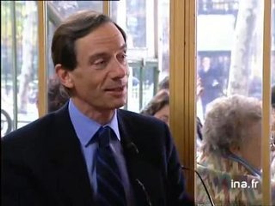 François Maspero : Les abeilles et la guêpe