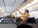 Danse hotesses de l'air dans l'avion [Buzz]
