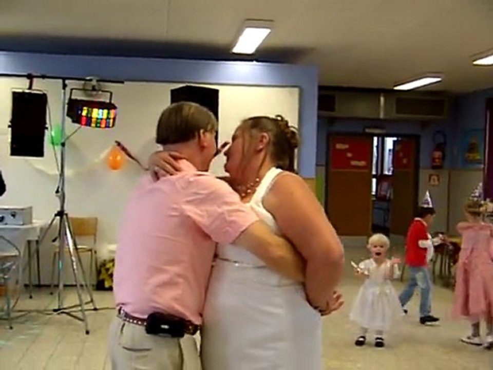 VIDEO DE LES MARIER QUI DANSE GOHST