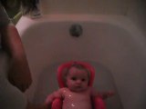 lily dans son bain