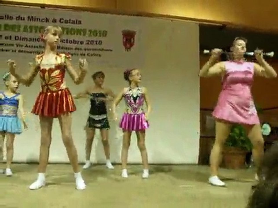 dance des filles au forum