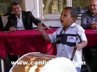 HAVSALIİSMAİL OĞLU MUSTAFA SEPETÇİ TORUNU DAVULU KONUŞTURDU