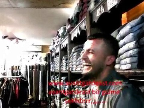 Sokak Modası2012 avantgardeast bir gülme şeklidir....