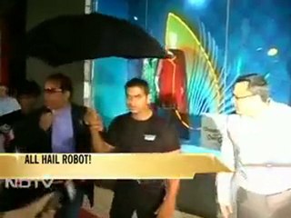 Bollywood Stars Celebrate Rajinikanth at Special 'Robot' Screening 🎬
