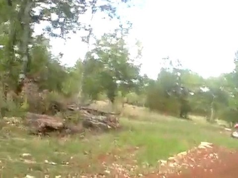 saut a 2 sur le quad 250 kxr