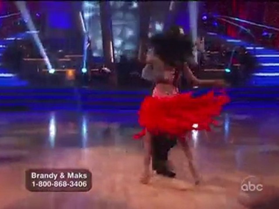 Brandy danse la Samba pour Dancing With The Stars