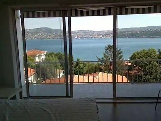 BOGAZ MANZARALI YATAK ODASI