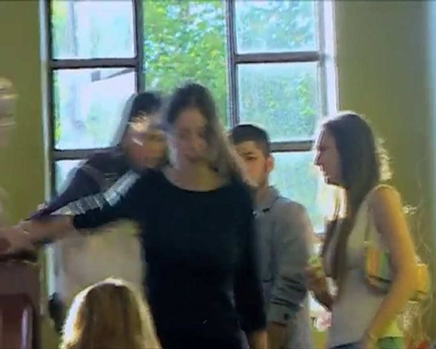 Zehra-İçimden Bir Ses Bana Koş Diyor