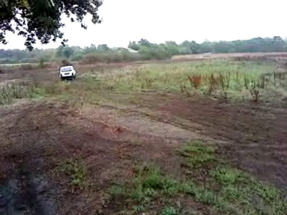 un lada c'est bien, un lada qui drift c'est mieux =)