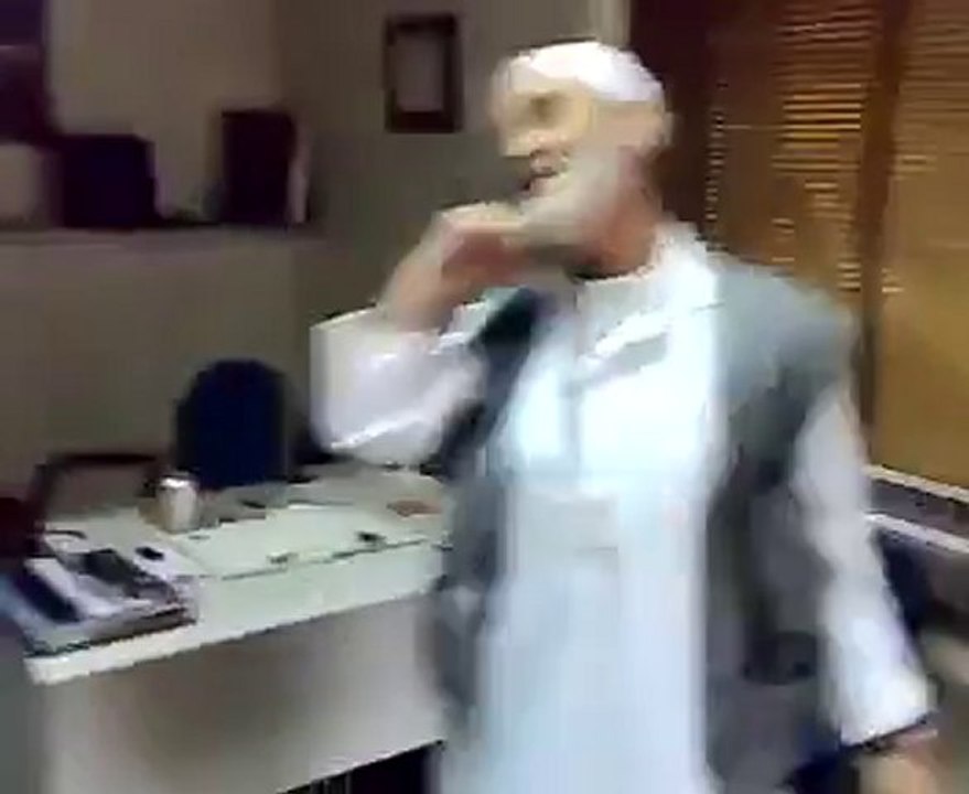 içine ajdar kaçan dans eden clubber hacı