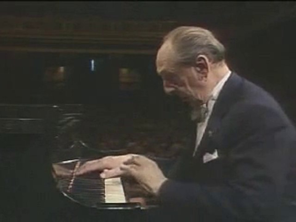 Horowitz plays Liszt _ Schubert Valse