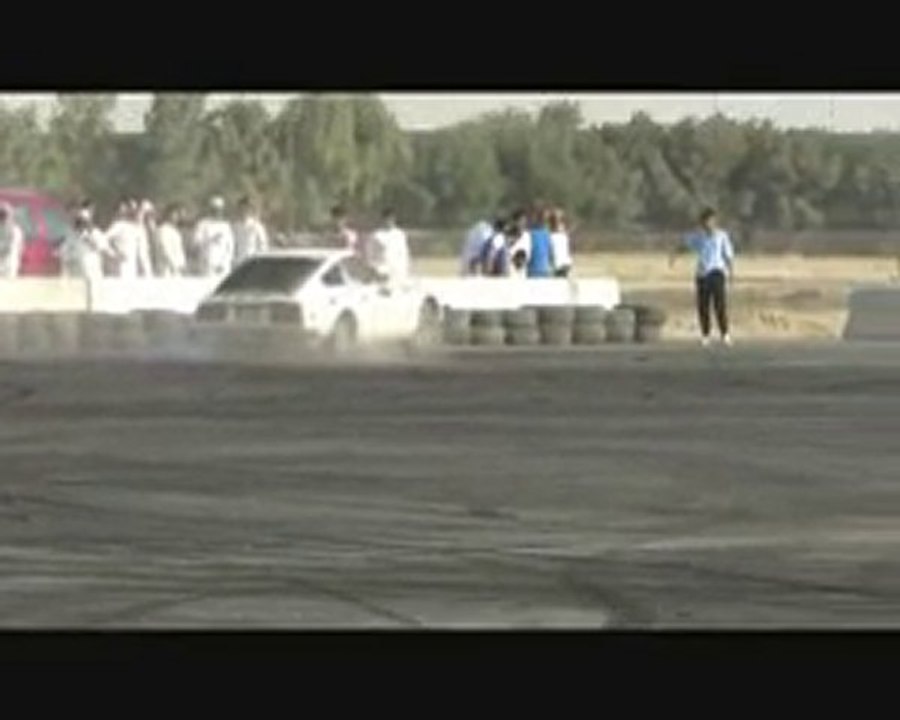 Review Datsun Z White on the road  in  Kuwait