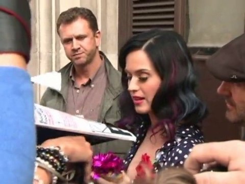 SNTV - Exklusiv: Brands große Hochzeit