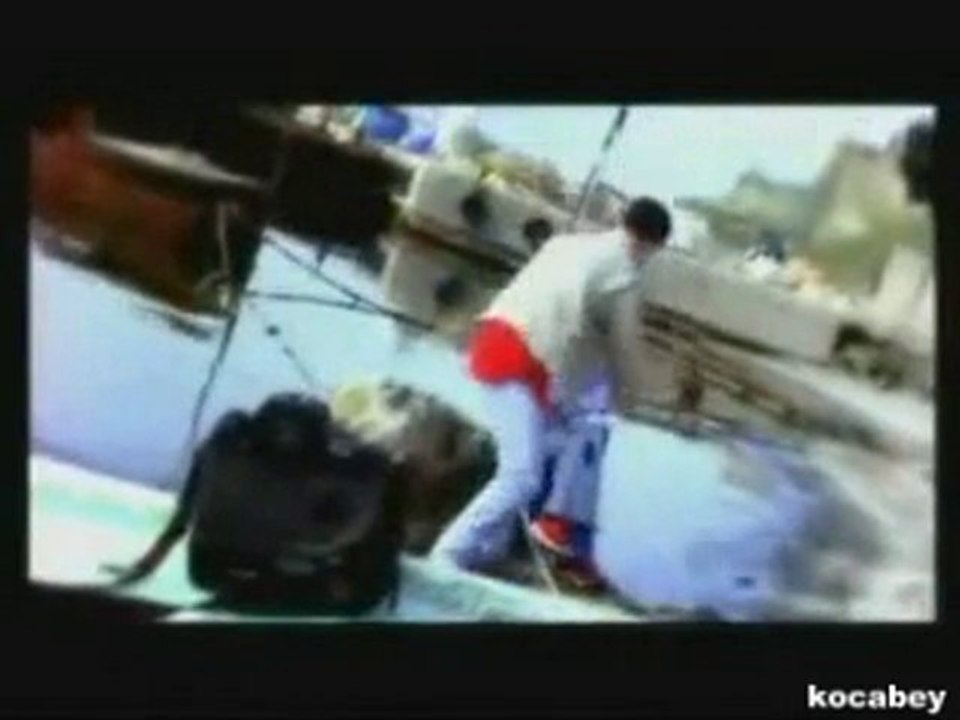 CENGİZ KURTOĞLU--RESMİNİ ÖPTÜMDE YATTIM--ORJINAL KLİP