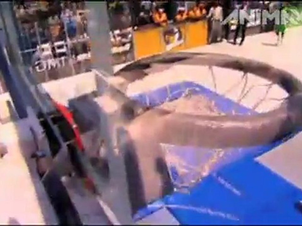 Slamball - trampolines meet basketball