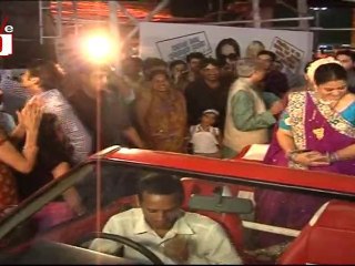 Hansa Boasts About Khichdi In Public!!!