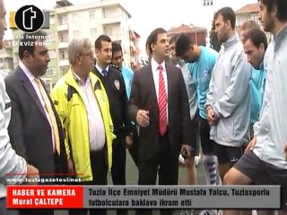 TUZLA İLÇE EMNİYET MÜDÜRÜNDEN TUZLASPOR'A BAKLAVA İKRAMI