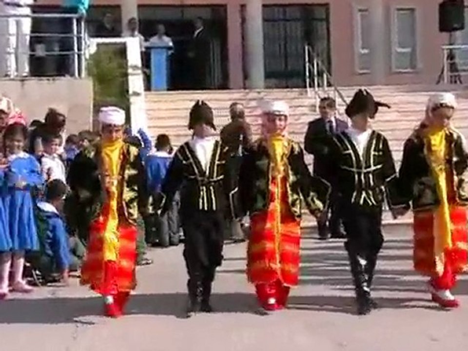 5-a. ARTVİN YORESİ FOLKLOR EKİBİ - ÇENESUYU İ.Ö YENİKENT