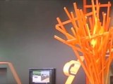Visite guidée du stand orange au Mondial de l'Auto