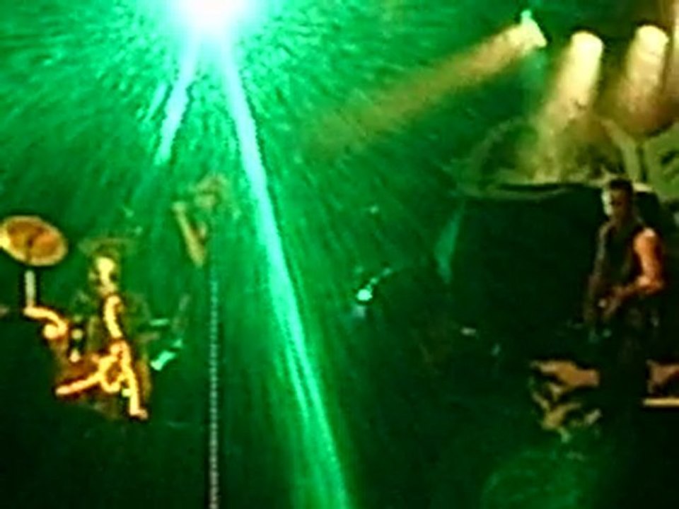 Quetzalcoatl "I Know" live at Vernouillet