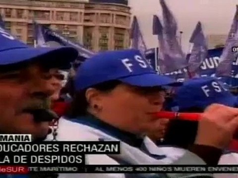 Educadores rumanos rechazan olas de despidos
