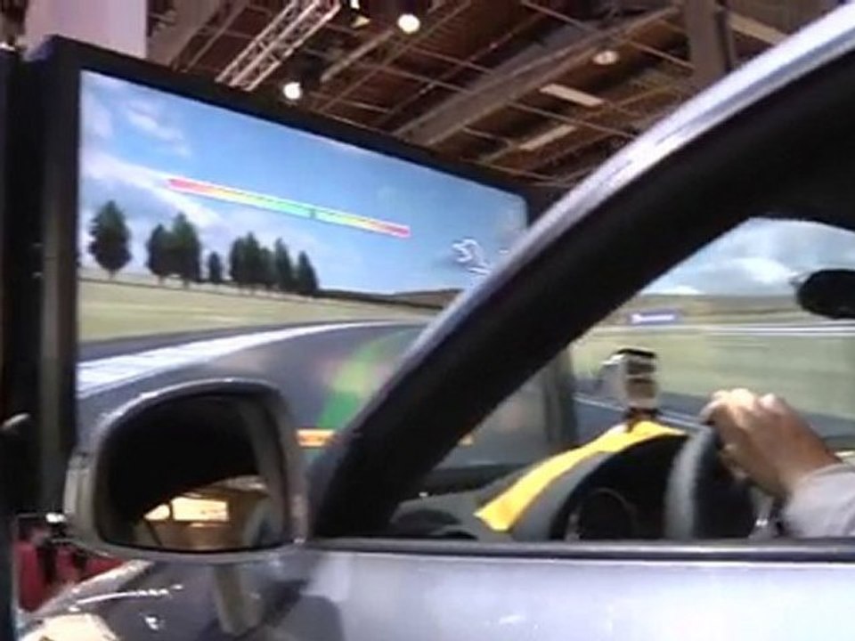 Mondial de l'auto : Michelin fait tester son pneu Pilot Spor