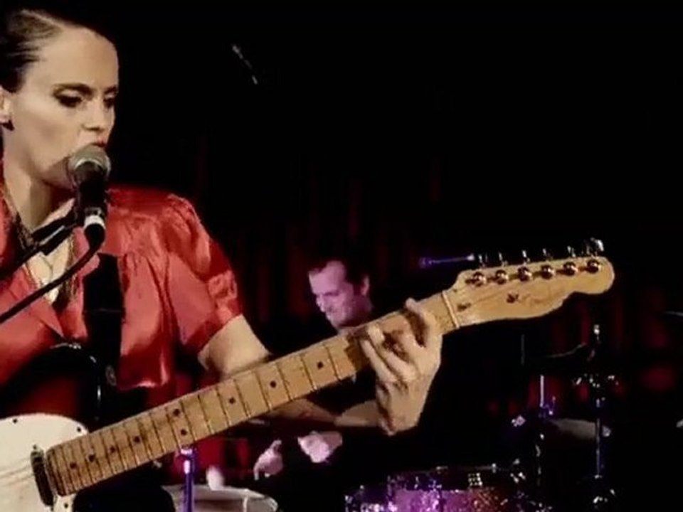 ANNA CALVI "Jezebel" Live @ Luminaire (Londres)