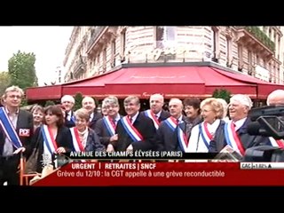 Download Video: Députés et sénateurs marchent du Fouquet's à l'Elysée