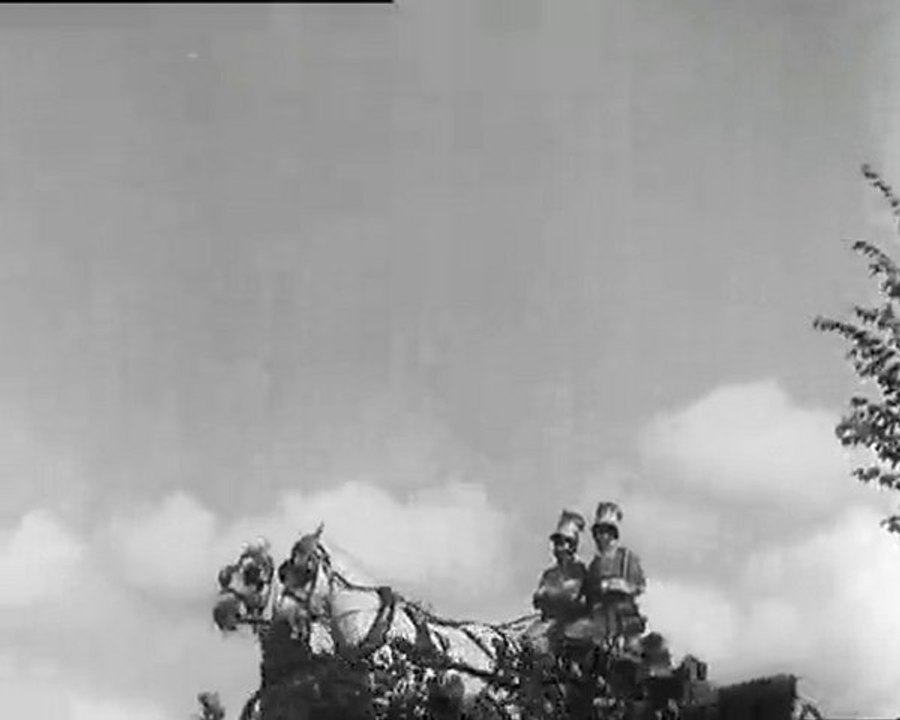 Lilian Harvey traverse Vienne (Autriche) - adorable !!!