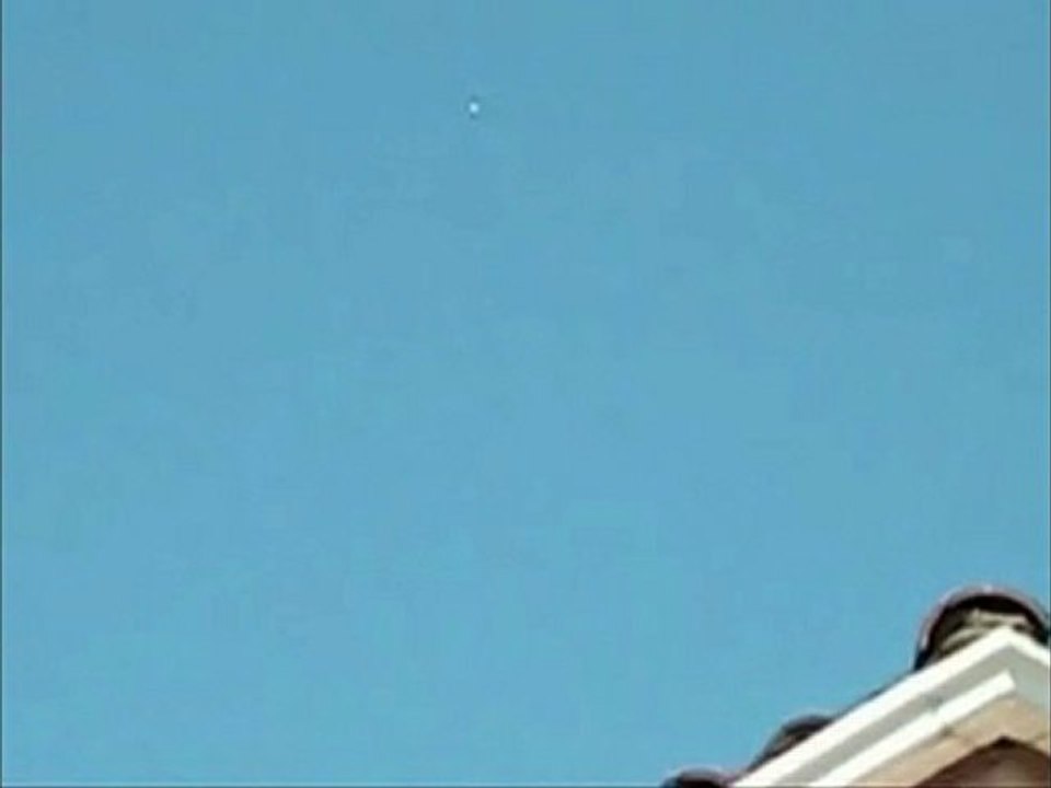 Daytime UFO over Los Angeles, CA 7-Aug-2010