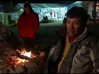 Chile miners' families await rescue breakthrough