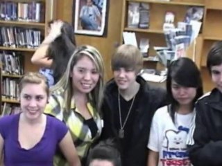 SNTV - Justin en plaisantin