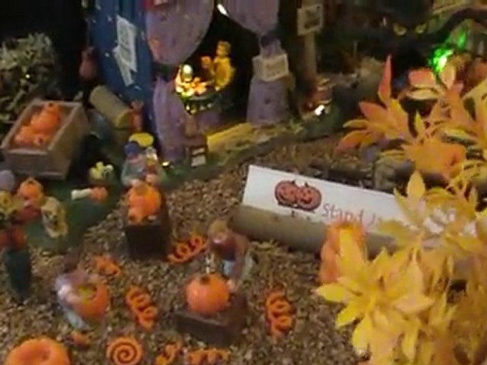 Décor d'automne 2010 (Lemax) - Parc d'attractions