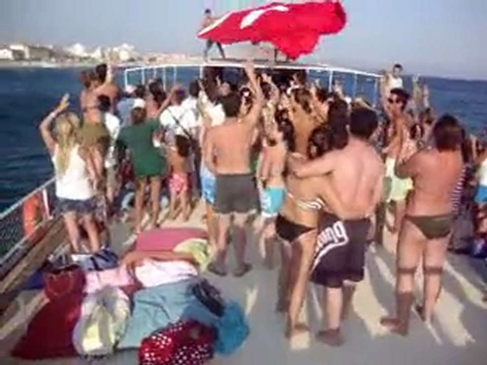 onuncuyıl marşı HERKES İZLESİN İHTİYACIMIZ VAR