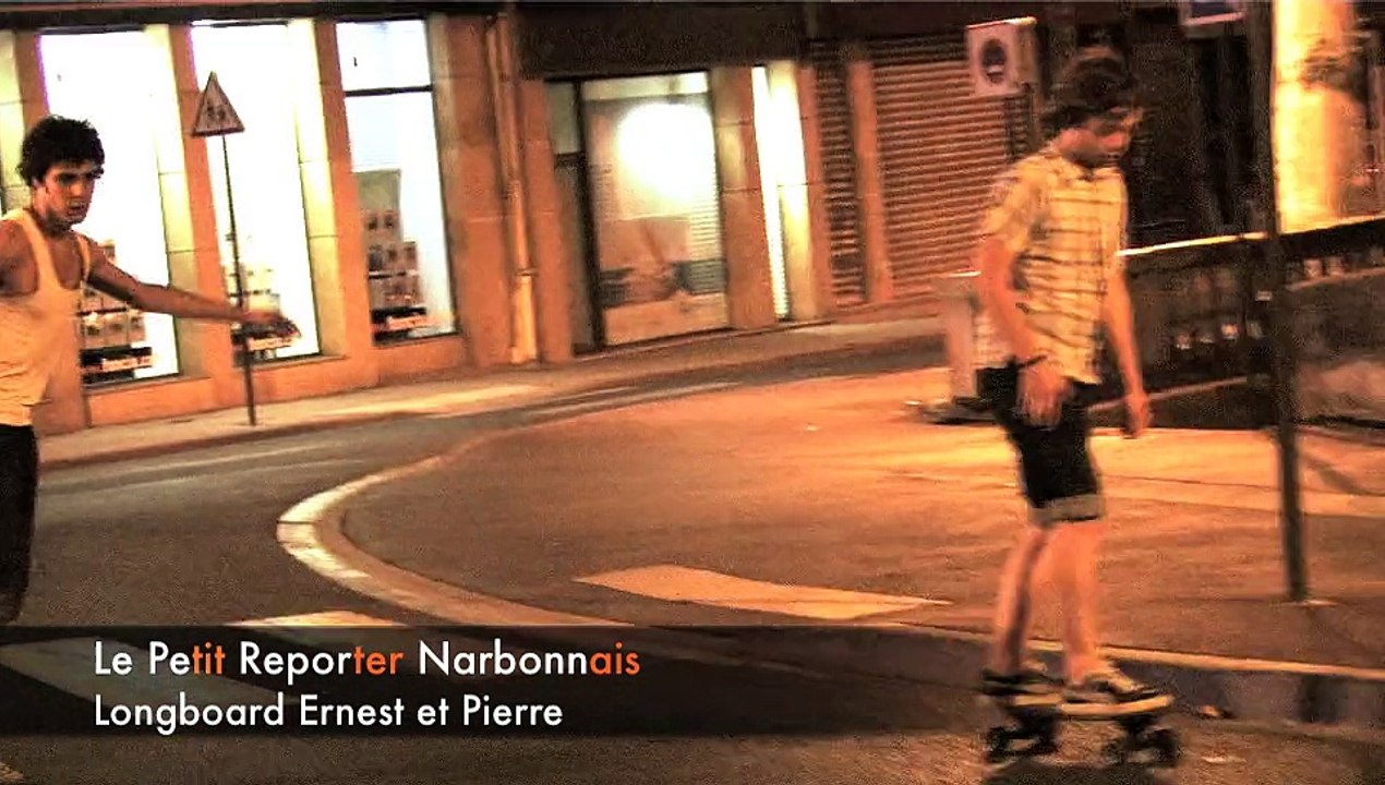 Ernest et Pierre Longboard  dans les rues de Narbonne