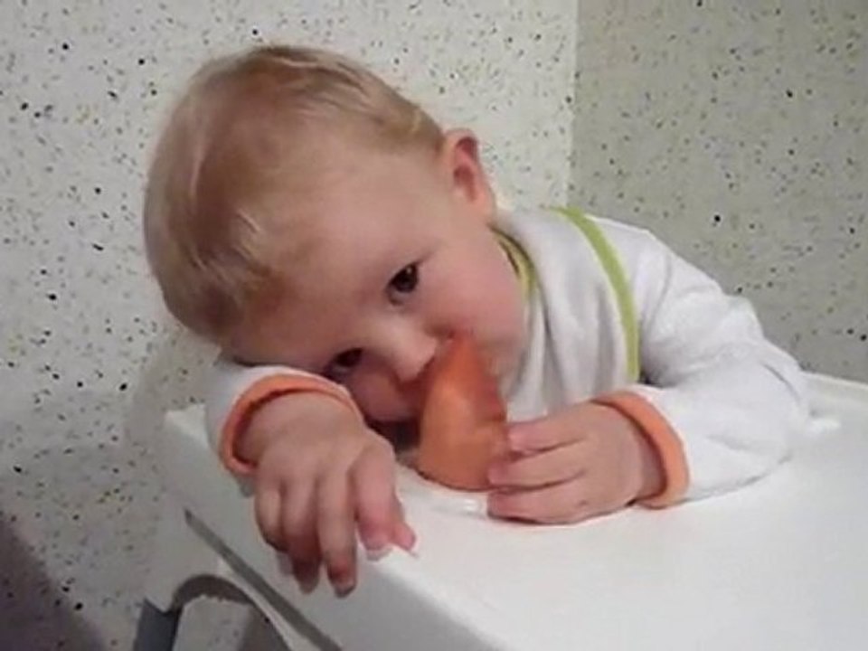 20101006 Romain mange son pied Merignac