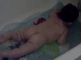 Liam dans le bain
