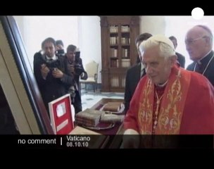 Скачать видео: France's Sarkozy meets Pope as he bids to... - no comment