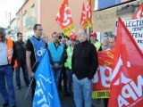 Manifestation devant la permance UMP de Montceau-les-Mines
