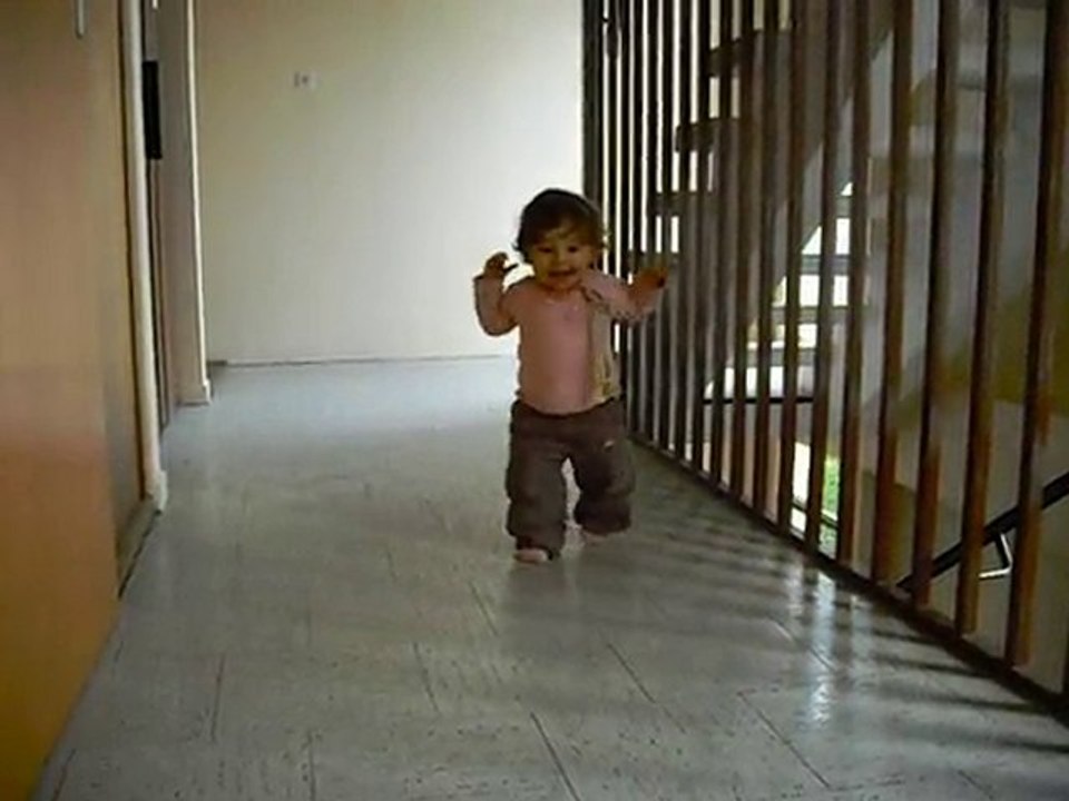 Exploration des parties communes, par le Petit Machin