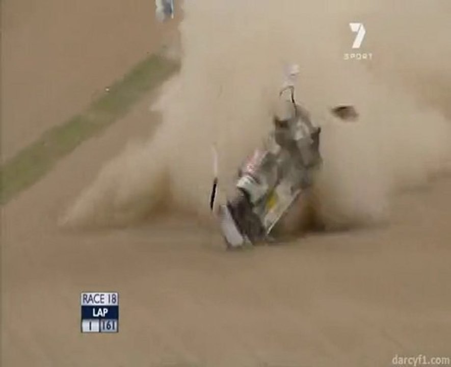 V8 supercars bathurst 2010 Massive crash
