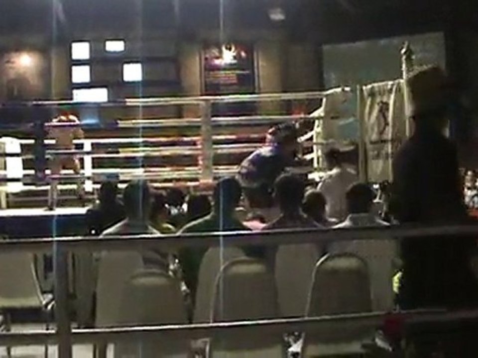muay thai 1er combat 2ème round k.o