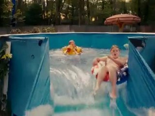 Büyükler filmi havuz sahnesi (Grown Ups)