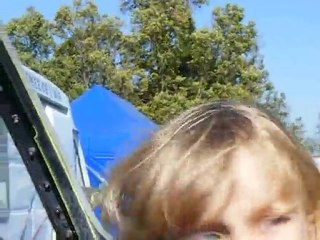 09 10 2010 Peut-être qu'il à un futur pilote ......?